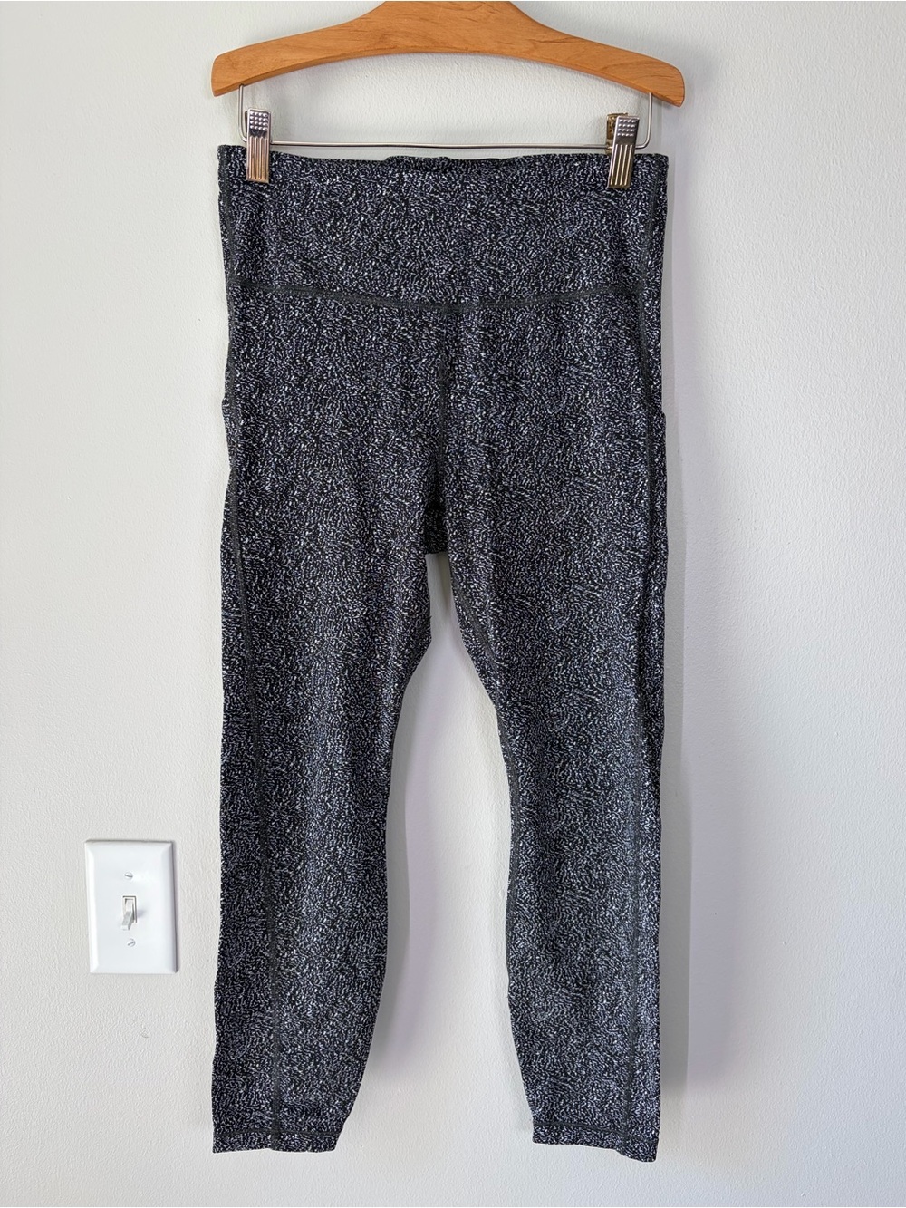 Athleta Utlimate Stash Textured 7/8 Tights Leggings